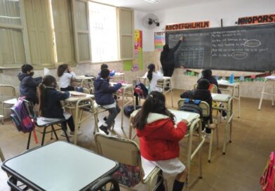 Aprender 2025: los aprendizajes en 6° grado de primaria suben 10,5 puntos en Lengua y 3,5 en Matemática