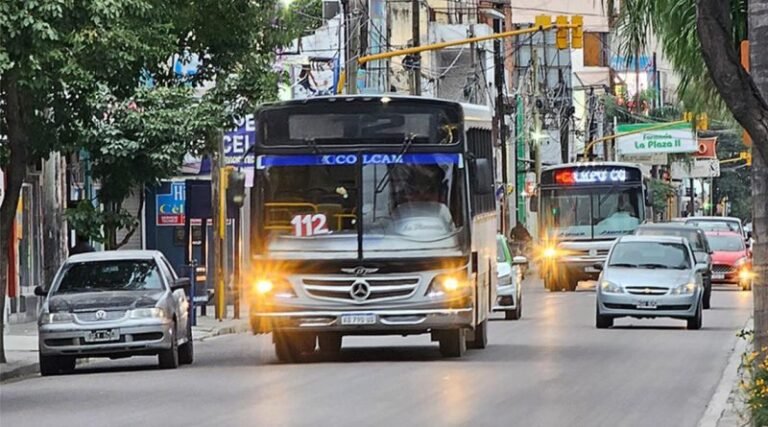 Paro de la UTA afecta casi todas las líneas de colectivos urbanos e ...