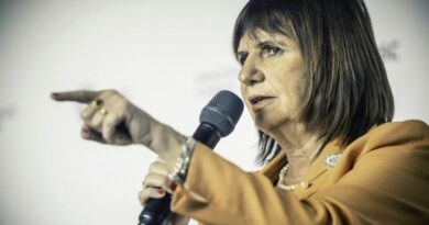 Represión a los jubilados: Bullrich acumula denuncias en el país y en el exterior