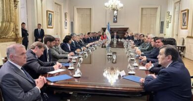 El Gobierno proyecta convocar a las provincias para acercar posiciones ante el acecho de la oposición