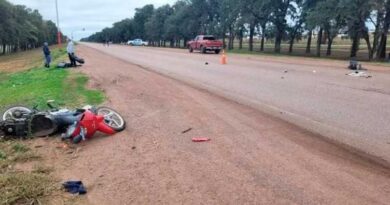 Familia santiagueña viajaba a Brasil cuando chocó y mató a un motociclista en Chaco