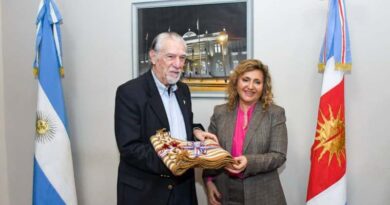 La intendente Fuentes asistió a la presentación del libro de Federico Storani