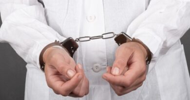 Imputaron al ginecólogo que había sido denunciado por fingir una cirugía para la extracción de un ovario