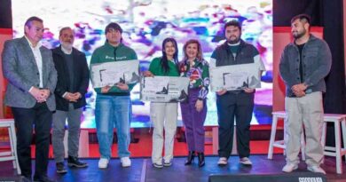 La intendente Fuentes y el subsecretario de Cultura Leguizamón encabezaron la premiación de los ganadores de la edición 2025 de La Bibliodera