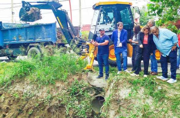 La intendente Fuentes supervisó el operativo de desmalezamiento y limpieza que se realizó en la Avenida Aguirre