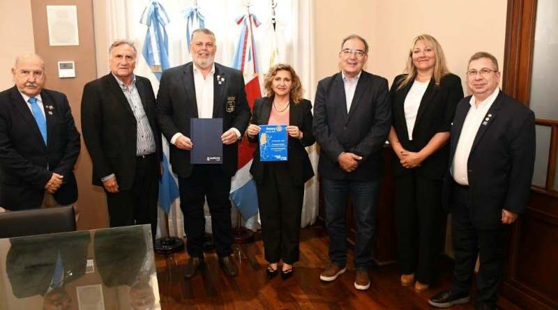 La intendente Fuentes firmó un convenio con el Rotary Internacional para fortalecer el trabajo de inclusión social y el desarrollo sostenible