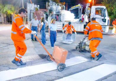 La intendente Fuentes supervisó los trabajos de la demarcación de las sendas peatonales