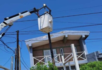Continúan los trabajos de instalación y reposición de luminarias Led en toda la ciudad