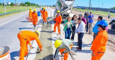 La intendente Fuentes visitó la obra de mejora del acceso al barrio Villa del Carmen