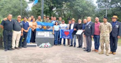 Fernández recibió a la Promoción 49 de Infantería de Marina
