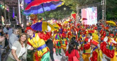 La intendente de Fuentes destacó la participación de las familias en el Corso 2026 y la gran convocatoria de público