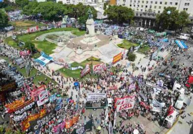 Tensión en el Congreso: hay incidentes y la policía aplica el protocolo antipiquetes mientras se debate la reforma laboral