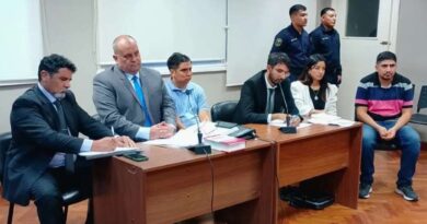 Fiscalía va por la prisión preventiva de los policías Guzmán y Nahuel Flekenstein Díaz