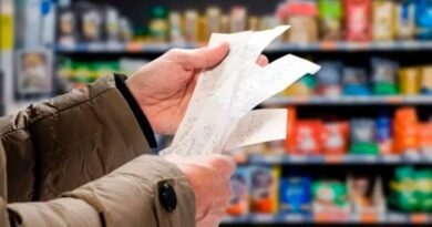 Deudas en las familias: economista propone recortar en alimentos