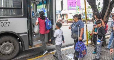 La intendente Fuentes dispuso la continuidad del boleto estudiantil gratuito para el nivel primario