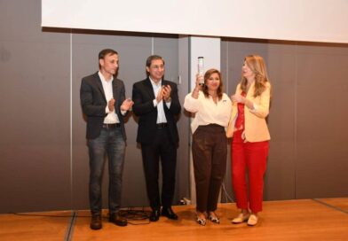 La intendente Fuentes recibió una distinción por el Día de la Mujer en el acto organizado por el Gobierno Provincial