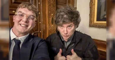 Hallan copias de borradores del supuesto acuerdo entre Milei y el impulsor de $LIBRA