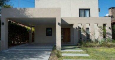 Nueva denuncia contra Manuel Adorni por una propiedad no declarada en un country