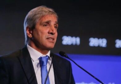 “No podemos forzar a los argentinos a tener pesos”: Caputo reconoció dificultades económicas