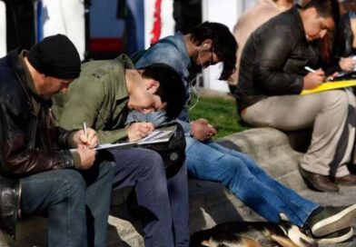 Se achica el empleo registrado y crece la informalidad en medio del deterioro económico