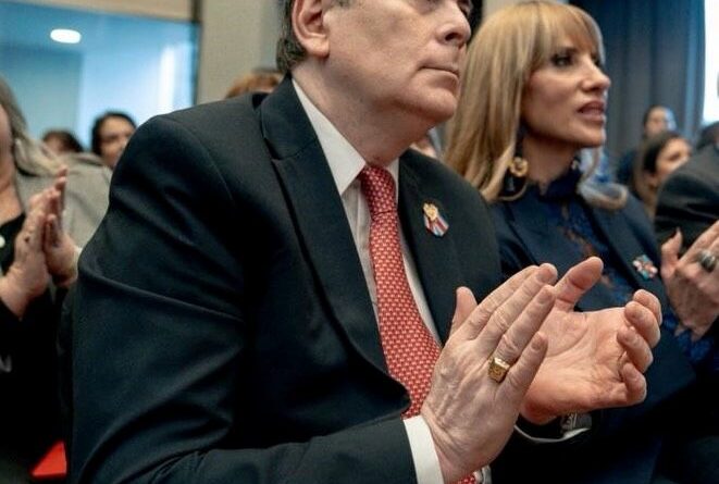 Zamora: “La economía del país es un desastre y no es sostenible”