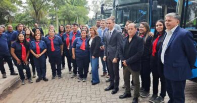 La Municipalidad presentó las nuevas unidades experimentales eléctricas para el transporte público