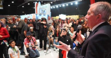 Feria del Libro: Santiago tuvo su día con la presencia del Gobernador Elías Suárez