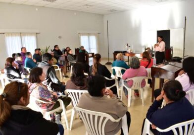 Fernández: exitosa charla sobre asesoramiento previsional en el HCD