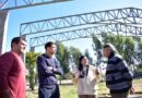 Gestión en marcha: la intendente Yanina Iturre supervisó el avance del nuevo espacio multiuso cubierto.