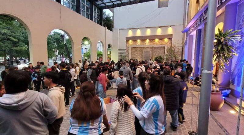 La “Cambiatón Mundialista” de la Municipalidad volvió a tener una amplia convocatoria