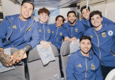 Mundial 2026: La selección argentina partió rumbo a Estados Unidos para iniciar la concentración