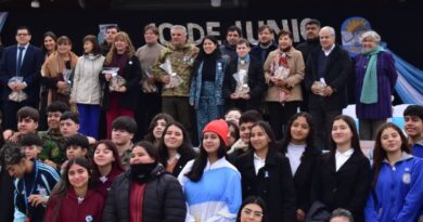 La intendente Yanina Iturre encabezó un emotivo acto por el Día de la Reafirmación de los Derechos sobre las Islas Malvinas