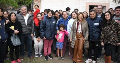La intendente Fuentes visitó el comedor municipal del Barrio Tarapaya