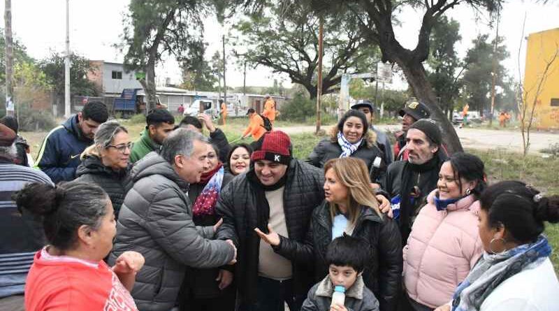 La intendente Fuentes acompañó el trabajo de las áreas operativas en el barrio 8 de Abril