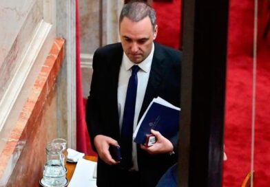 Adorni acelera su descargo patrimonial y apuesta al Mundial para bajar el ruido judicial