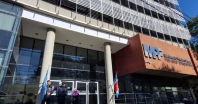 Mujer trans denunció que remisero la abusó en un motel del norte y se escapó desnuda