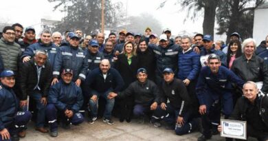 La intendente Fuentes y el secretario Benavente encabezaron el acto por el los 68 años de la Dirección de Obras Públicas La intendente Fuentes y el secretario Benavente encabezaron el acto por el los 68 años de la Dirección de Obras Públicas