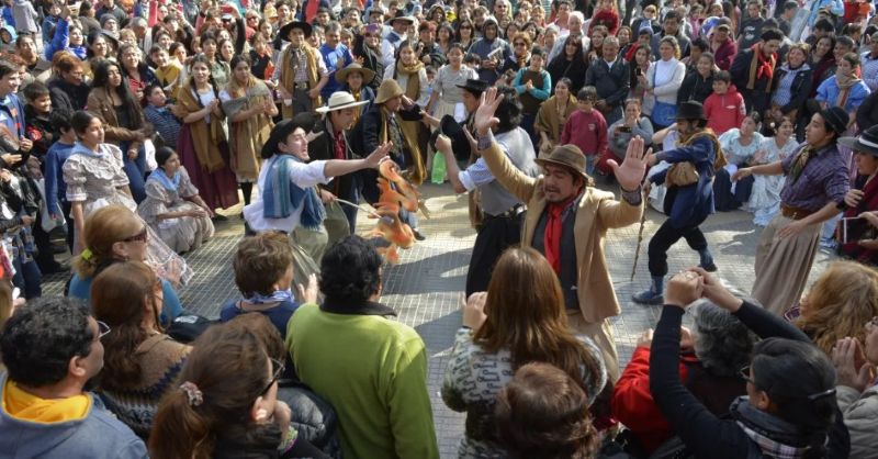 Acción Urbana Teatral: 700 artistas en escena Acción Urbana Teatral: 700 artistas en escena