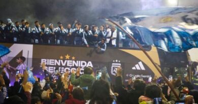 Sin Messi, la Selección argentina vivió un momento de gran emoción a su arribo Sin Messi, la Selección argentina vivió un momento de gran emoción a su arribo