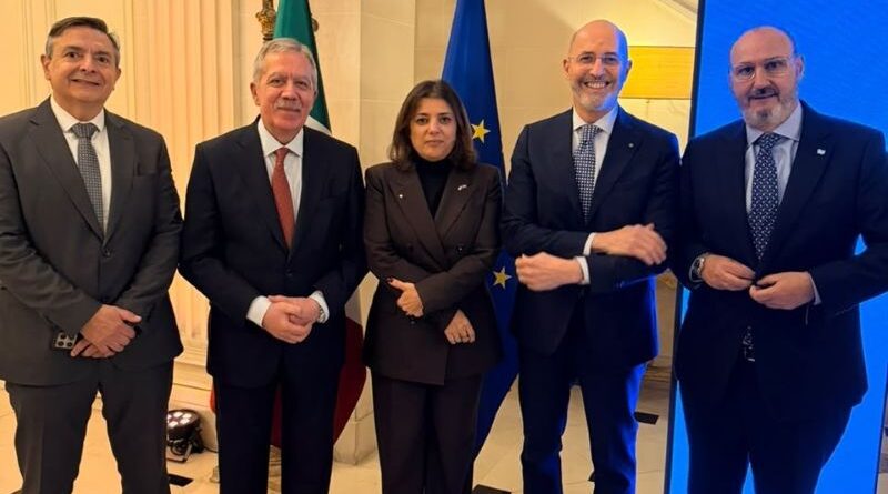 El Gobernador Elías Suárez compartió un encuentro en la Embajada de Italia