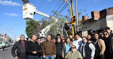 La intendente Fuentes destacó que se alcanzaron a semaforizar 65 nuevas esquinas en la ciudad