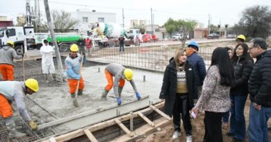 La intendente Fuentes supervisó la obra de construcción de un nuevo puente alcantarilla en el barrio Saint Germés