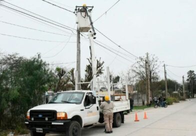 La Municipalidad trabajó en la reposición de más de 120 equipos LED en los barrios Sarmiento, Tradición y Smata