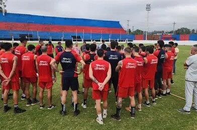 Los jugadores y cuerpo técnico de Güemes reclamaron por el pago de sueldos con un pedido formal