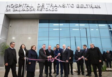 El Gobernador Elías Suárez inauguró el renovado edificio del Hospital de Beltrán y entregó viviendas sociales