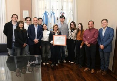 La intendente Fuentes recibió a una comisión de estudiantes de la carrera de Agrimensura de la UNSE