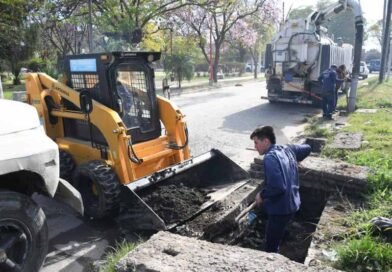 La Municipalidad trabajó en la limpieza y mantenimiento de más de 60 cámaras pluviales La Municipalidad trabajó en la limpieza y mantenimiento de más de 60 cámaras pluviales