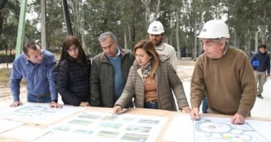 La intendente Fuentes destacó que la obra del Parque de la Chacarera sumará más espacios verdes de calidad para el encuentro de las familias La intendente Fuentes destacó que la obra del Parque de la Chacarera sumará más espacios verdes de calidad para el encuentro de las familias