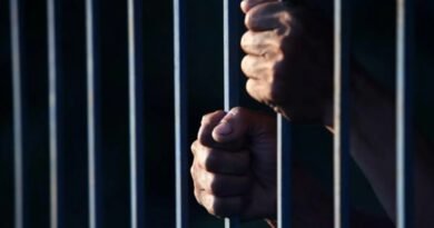 Siete años violó a su hijo en la cárcel de Colonia Pinto y lo obligó a tener sexo con su madre