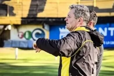 Se fue Raed (¿?), se fue Luis Miguel (“no canta más”), se fue la Comisión, y ahora el Pampa… Mitre no encuentra el rumbo